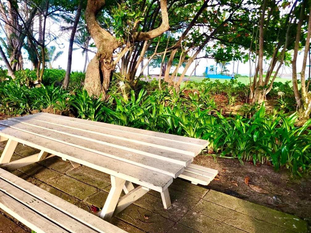 Breezy Beachfront Bali-Style Haven 180 Degree Oceanview Hau'ula Kültér fotó